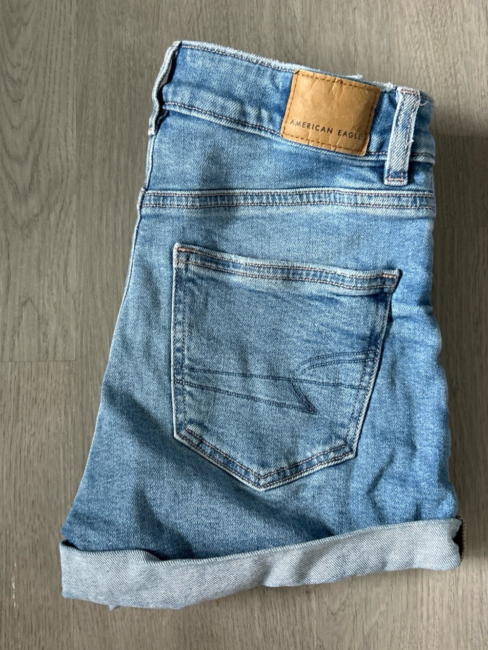 American Eagle Outfitters Light Wash Blue Denim Men’s Shorts with Rolled Hem